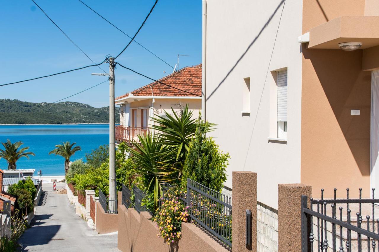 Apartments Ploka Okrug Gornji Exterior foto